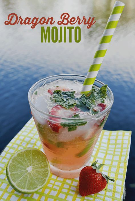 This sweet dragon berry mojito has just the right combination of strawberry, lime, and rum! Berry Mojito Recipe, Bacardi Drinks, Mojito Recipe Pitcher, Berry Mojito, Best Mojito Recipe, Berry Cocktail, Cocktail Mixology, Strawberry Mojito, Strawberry Lime