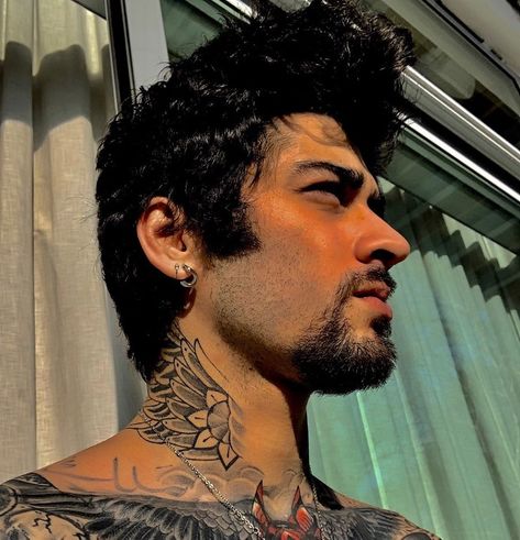 Zayn Malik Beard - 7 Looks to Copy in 2023 Zayn Malik Beard, Zayn Malik News, Zayn Malik Tattoos, Zayn Malik Style, Back Of Neck Tattoo, Zayn Malik Pics, Zayn Malik, Chest Tattoo, Tattoo Designs Men