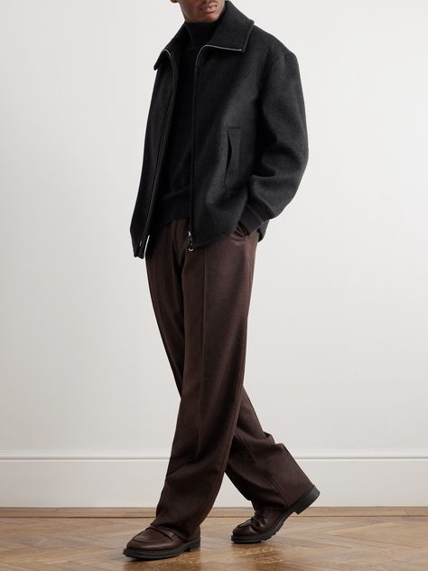 A testament to Loro Piana’s commitment to premium materials, these 'Reinga' trousers are made from a blend of cashmere and Wish® wool, which is sourced from Australiaand New Zealand-bred sheep. They're cut to sit high on the waist and have an elasticated insert on the back for a little flexibility. New Zealand Outfits, New Zealand Men, Trousers Outfit Men, Trouser Outfit, London Style, Formal Pants, Office Outfit, Wool Clothing, Mens Luxury Fashion