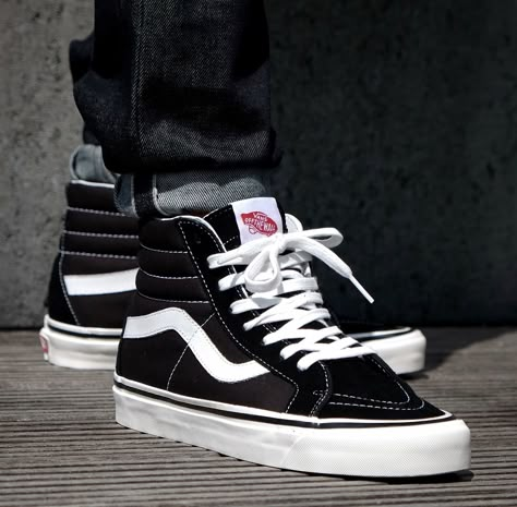 Sk8 Hi Vans Outfit Mens, Mens Vans Shoes Outfit, Sk8 Hi Vans Outfit, High Vans, Vans Outfit Men, Estilo Vans, Vans Boots, Tennis Vans, Vans Shoes Fashion