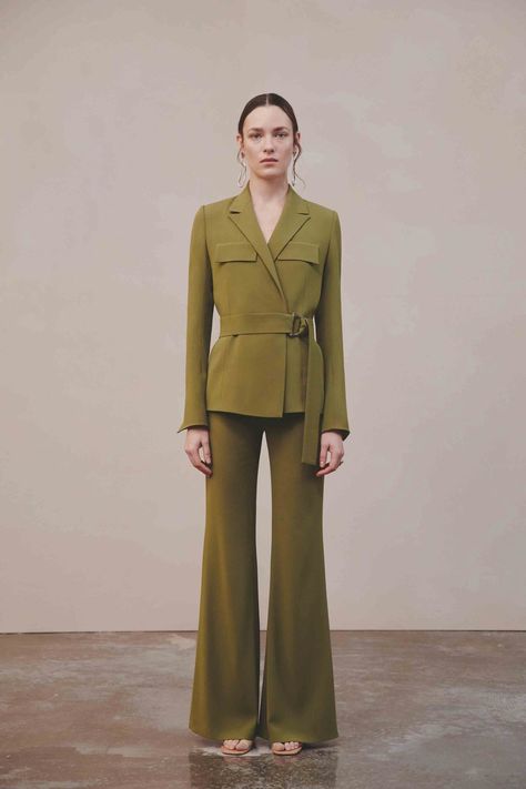 Prom Gift, Pre Fall Collection, Safari Jacket, Dope Fashion, Business Formal, Jumpsuit Fashion, Vogue Paris, Looks Style, High Waisted Trousers