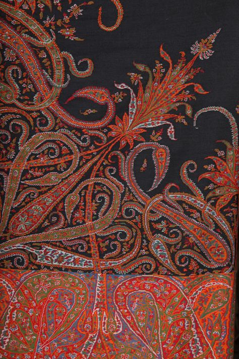 Russian Textiles, Indian Chintz, African Motifs, Winter Shawls, Paisley Print Design, Kalamkari Designs, Paisley Shawl, Textile Prints Design, Paisley Art