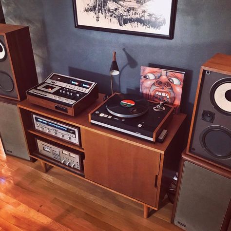 Vintage Audio Love Record Room Ideas, Vinyl Record Furniture, Vinyl Record Room, Audio Cabinet, Vinyl Room, Record Room, Sound Room, Stereo Cabinet, Vintage Record Player