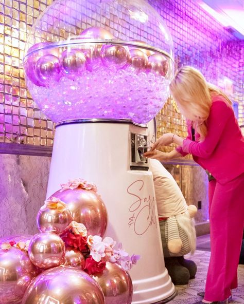 Giant Gumball Machine, Gum Dispenser, Gumball Dispenser, Bubble Up, Conversation Hearts, Experiential Marketing, Beauty Event, Beauty Games, Event Activities