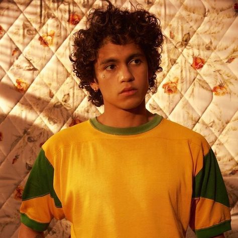 dominic fike icon Benjy Fenwick, Dominic Fike, Photoshoot Pose, Fame Dr, Character Inspo, Marauders Era, Hottest Guy Ever, Reference Poses