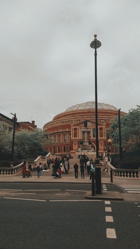 Royal Albert Hall Aesthetic, Aesthetic Orchestra, Orchestra Aesthetic, Aesthetic Royal, Boarding School Aesthetic, Royal Academy Of Music, British Culture, 2024 Aesthetic, London Symphony Orchestra