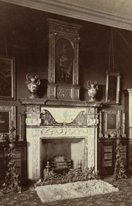 Mentmore Towers (Rothschild Mansion), Library. Photo c. 1878-1890 Rothschild Mansion, Mentmore Towers, Mansion Library, English Mansion, English Houses, Royal Collection Trust, Victorian Interiors, Castle Mansion, University Library