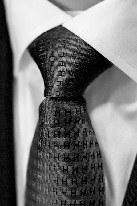 "..But then I look at you and know / To me you are a work of art" - MORRISSEY - (Hermès stylish black tie) Hermes Tie, Its A Mans World, Sharp Dressed Man, Well Dressed Men, Gentleman Style, Tie And Pocket Square, Suit And Tie, Looks Style, Classic Man