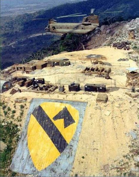 1st Cavalry Division, Hon Cong mountain, 1967/68 | 1st Cav D… | Flickr Vietnam Pics, 1st Cavalry Division, Army Aviation, Vietnam History, Vietnam Vets, South Vietnam, Military Helicopter, Military Service, Vietnam Veterans