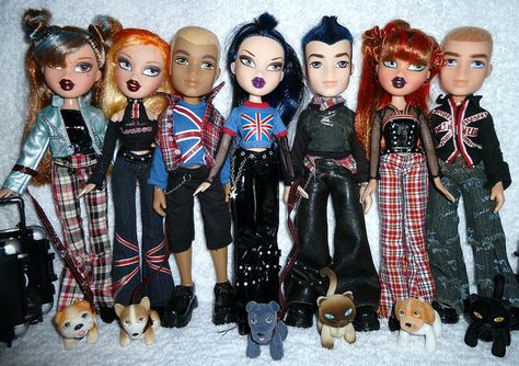 Bratz World London Pretty 'N' Punk Girlz + Boyz Dolls. We need Jade and Yasmin dolls and any boyz. We need ALL of Yasmin's outfit. We need ALL the petz. WE need Jade's union jack T shirt. WE need ALL of Meygans clothes Bratz Pretty N Punk, Bratz Doll Outfits, Brat Doll, Bratz Girls, Bratz Inspired Outfits, Doll Aesthetic, Bratz Doll, Ever After High, Monster High Dolls