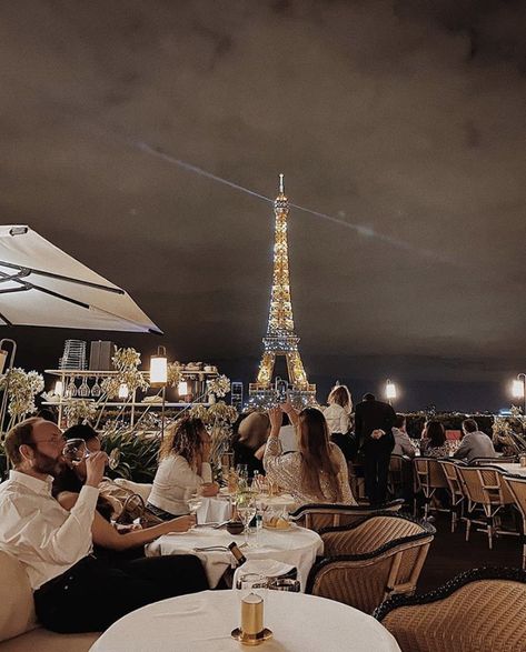 Girafe Paris Restaurant, Paris Birthday Aesthetic, Pairs Aesthetic, Birthday In Paris, Paris February, Paris Mood, Paris Dream, France Aesthetic, Paris Vibes