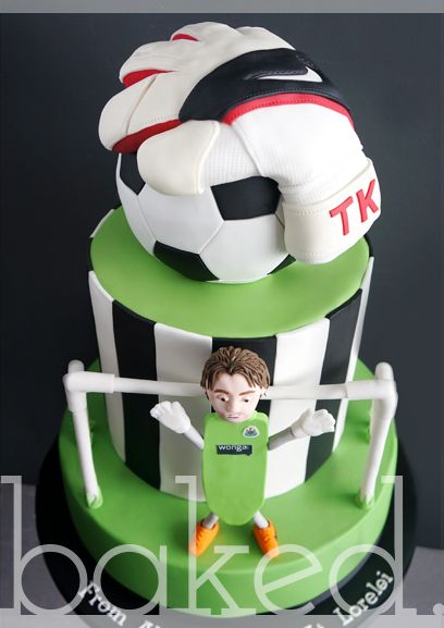 Newcastle United themed birthday cake for #NUFC Goalkeeper Tim Krul. #NewcastleUnited Goal Keeper Cake, Goalkeeper Cake, Cake Football, Football Cakes, Bicycle Cake, Soccer Ball Cake, Newcastle Gateshead, Football Cupcakes, Cars Birthday Cake