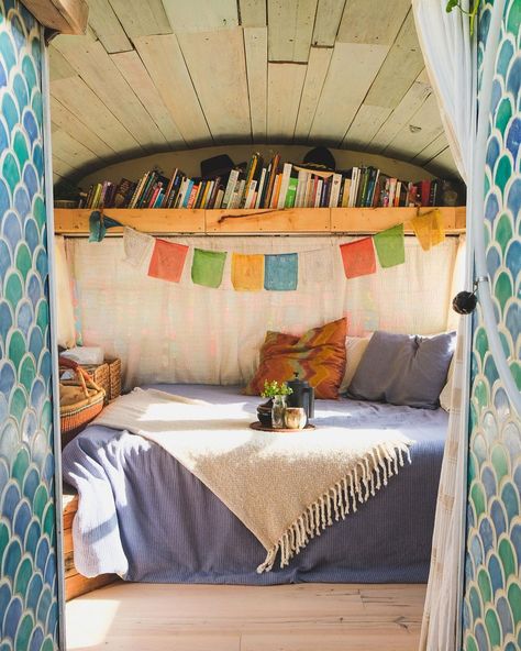 Skoolie Bedroom, Skoolie Living, School Bus Tiny House, Rv Homes, Camper Life, Van Life, Bunk Beds, Outdoor Bed, Small House