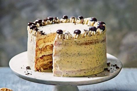 You don't have to have a real 'celebration' to enjoy this incredible cake by Jamie Oliver. Jamie Oliver Tiramisu, Tiramisu Cake Recipe, Chocolate Tiramisu, Coffee Buttercream, Springform Pan Cake, Jamie Oliver Recipes, Tiramisu Cake, Tiramisu Recipe, Cake Cover