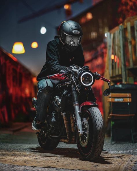 Repost @apex.7 Guys it's Friday  What are you doing at the... Biker Photography, Triumph Bobber, Мотоциклы Cafe Racers, Moto Cafe, Cafe Racer Style, Motorcycle Photography, Bike Photoshoot, Bike Photography, Car Wheels Rims