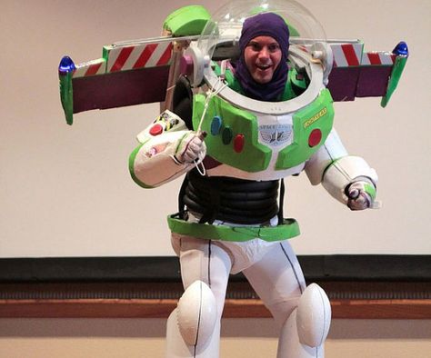 Buzz Lightyear Costume Disfraz Buzz Lightyear, Buzz Lightyear Halloween Costume, Disfraz Toy Story, Lightyear Costume, Buzz Lightyear Costume, Toy Story Halloween, Realistic Cartoons, Costume Works, Toy Story Buzz Lightyear