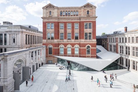 © Laurian Ghinitoiu V&a Museum, Public Courtyard, Renovation Facade, Hotel Renovation, Landscape Architecture Diagram, Architecture Renovation, Renovation Architecture, New Architecture, Terence Conran