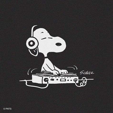 Snoopy Wallpaper, Tattoos For Black Skin, Snoopy Pictures, The Peanuts, Music Pictures, Music Aesthetic, Peanuts Gang, Cat Coffee, Graphic Design Posters