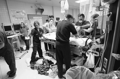 Yep that's the way it looks in a trauma room! Topics To Study, Emergency Room Doctor, Ed Nurse, Emergency Doctor, News Logo, Emergency Room Nurse, Nurse Student, Nurse Inspiration, Med School Motivation