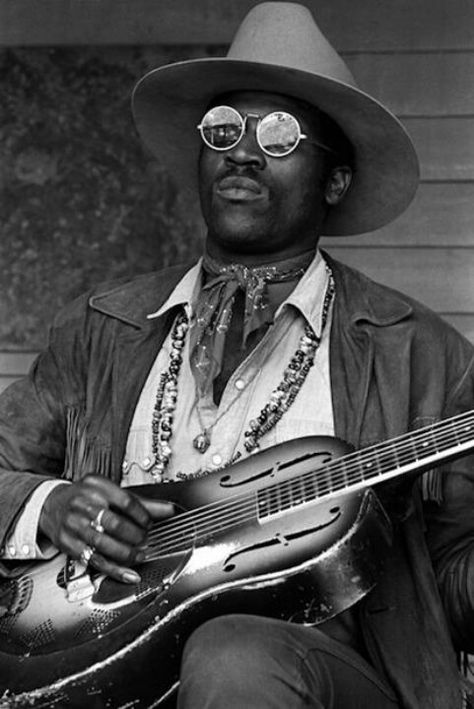 Taj Mahal Blues Musicians, Blues Artists, Music Images, Blues Guitar, Jazz Musicians, Black Music, Rhythm And Blues, Jazz Blues, Blues Music