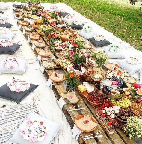 A Foodie Feast: Wedding Grazing Tables and Feasting Tables | OneFabDay.com 21st Ideas, Feasting Table, Picnic Ideas, Perfect Brunch, Picnic Wedding, Entertaining Decor, Grazing Tables, Brunch Wedding, Picnic In The Park