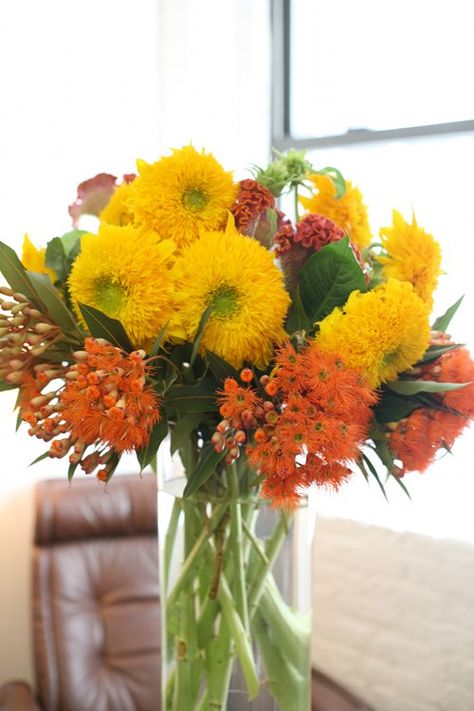 Read: "6 Reasons I Don't hate SunflowersTeddy Bear Sunflowers Anymore  - Photo: Design Sponge #firstcomeflowers #sunflowers Teddy Bear Sunflower Bouquet, Flowering Eucalyptus, Blomme Rangskikkings, Teddy Bear Sunflower, Thanksgiving Flower Arrangements, Living Your Dream, Thanksgiving Flowers, Sunflower Arrangements, Sunflower Bouquet