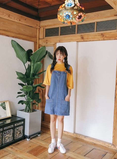 Jumper Dress Outfit Korean, Jumper Dress Outfit, Style Nanda, Painted Clothes Diy, Korean Outfit Street Styles, Outfit Korean, Uni Outfits, Normal Clothes, Casual Day Outfits