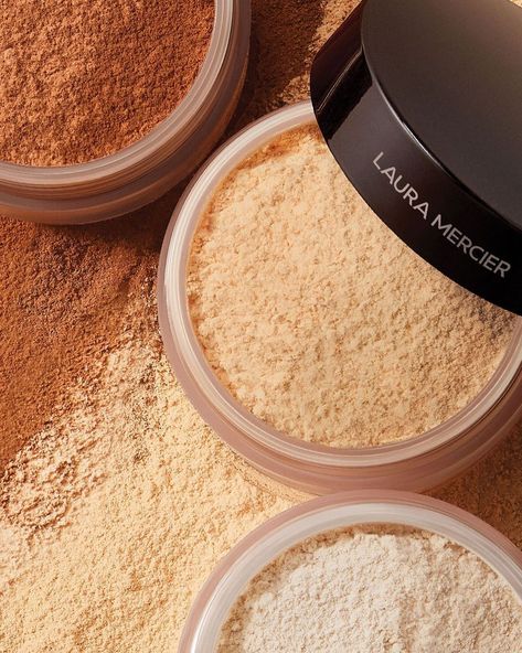 Powder Makeup Photography, Laura Mercier Translucent Powder, Translucent Powder, Finishing Powder, Makeup Photography, Powder Makeup, Tone It Up, Loose Powder, Laura Mercier