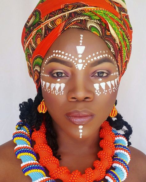 African face painting and Zulubeads. www.zulubeads.com African Face Paint, African Makeup, Festival Face, Pintura Facial, Painted Face, Face Painting Designs, Foto Tips, African Queen, Beauty Makeup Tips