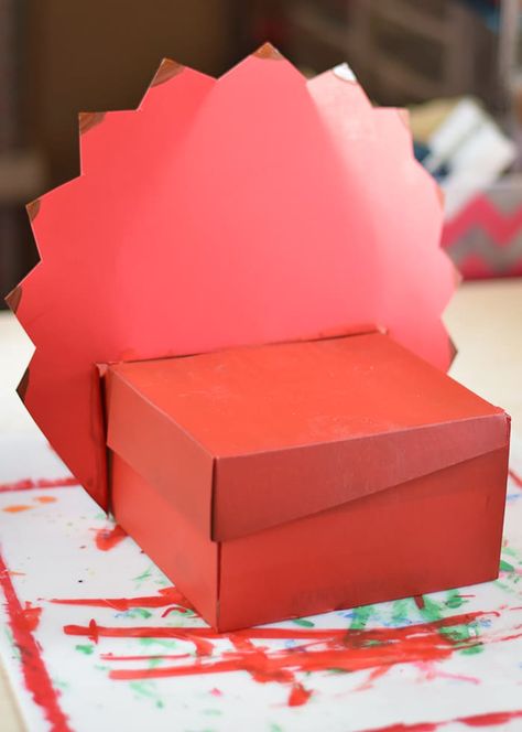 How to make a dinosaur {Triceratops} Valentines box kids can turn into a treasure box or keepsake box after Valentine’s Day. Simple shoebox craft that’s inexpensive, creative, and fun to make! Triceratops Valentine Boxes, Dinosaur Week, Dino Valentines, Diy Valentines Box, Dinosaur Valentine, Shoe Box Crafts, Holiday Crafts Decorations, Dinosaur Triceratops, Diy Dinosaur