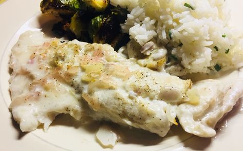 The perfect combination of island flavors is a favorite Micronesian meal: fish with coconut milk and lime. Micronesian Recipes, Micronesian Food, Baked White Fish, Cooking White Rice, Fish Recipe, Island Food, White Fish, Lime Zest, Stuffed Jalapeno Peppers