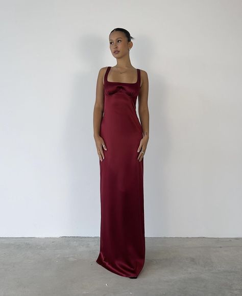 Satin Dress Burgundy, Red Satin Maxi Dress, Banquette Dresses, Burgundy Dress Formal, Burgundy Formal Dresses, Formal Event Outfit, Backless Red Dress, Burgundy Silk Dress, Dark Red Prom Dress