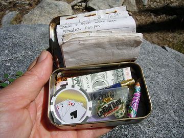 Mint Tin Crafts, Altoids Tin, Mini Altar, Altoids Tins, Inside My Bag, Altered Tins, Mint Tins, Small Tins, Geocaching