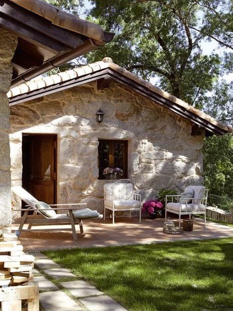 Italian Cottage, Countryside House, Patio Makeover, Stone Cottage, Village House Design, Stone Houses, Village Houses, Stone House, Cottage Homes