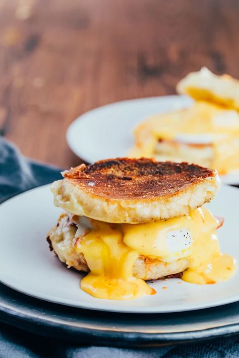 Cheesy Eggs Benedict Grilled Cheese with Hollandaise Sauce – Cabot Creamery Easy Hollandaise, Easy Hollandaise Sauce, The Novice Chef, Novice Chef, Eggs Benedict Recipe, Cheesy Eggs, Hollandaise Sauce, Melted Cheese, Grilled Cheese