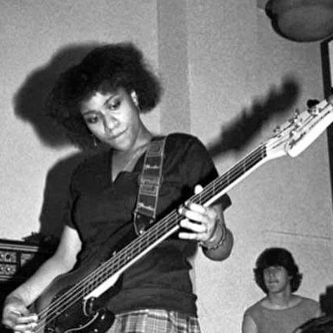 50ftquennie on Instagram: "Toni Young of DC Punk band Red C in 1980. 📸Susie J. Horgan #toniyoung #redc #punkrockqueen #punk #punkrock" Play That Funky Music, The Boogie, Black Punks, Female Musicians, Punk Bands, Oc Ideas, Post Punk, Punk Rock, Music Artists