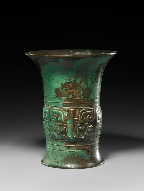 An Archaic Bronze Ritual Vessel (Zun) Indian Bronze Sculpture, Brass Vessels Indian, Chinese Element, Ancient Chinese Art, Ancient Chinese Porcelain, Chinese Bronze, Chinese Bronze Antiques, Native Design, Asian Antiques