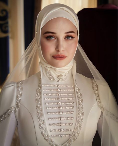 Evloeva Hava | Photographed by tamiwka on Instagram Turkish Traditional Dresses, Egypt Style, Dresses Hijab, Marriage Ideas, Traditional Wedding Dress, Turkish Wedding, Turkish Dress, Orthodox Wedding, Muslim Style