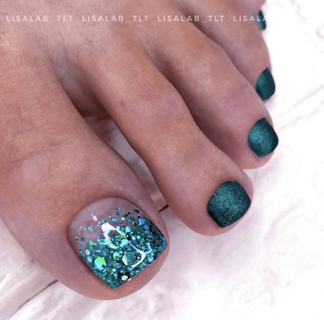 Teal Toes Nails, Teal Pedicure Ideas, Teal Pedicure, Pedicure Azul, Pedicures Ideas, Cancun Nails, Halloween Toe Nails, Pink Toe Nails, Sharp Claws