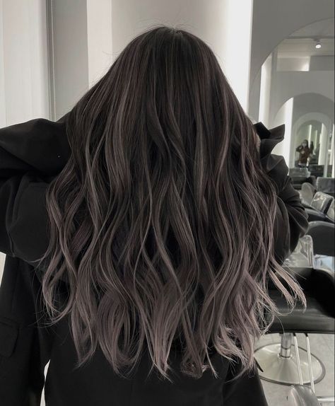 Black Hair Balayage, Filmy Vintage, Korean Hair Color, Black Hair Dye, Hair Color Underneath, Ash Hair Color, Brown Hair Inspo, Hair Color Streaks, Kadeřnické Trendy