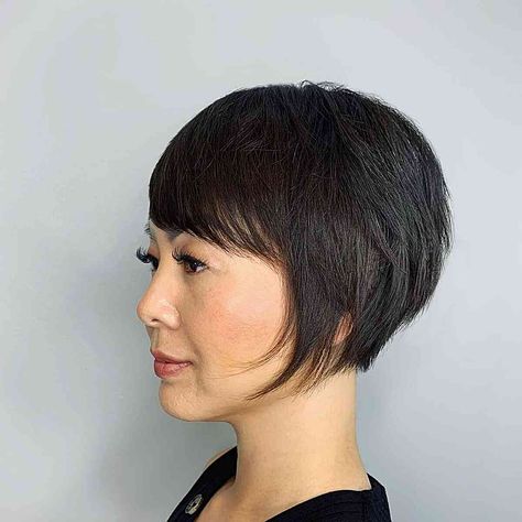 24 Low-Maintenance Pixie Bob Haircut Ideas for Women of All Ages Pixie To Bob, Short Bob Pixie, Haircut Ideas For Women, Classic Bob Haircut, Jenna Elfman, Line Bob Haircut, Pixie Bob Hairstyles, Bob Pixie, Bob Haircut Ideas