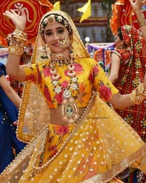 Rajasthani Bride, Rajasthani Dress, Rajputi Dress, Red Bridal Dress, Choli Dress, Swag Quotes, Yellow Dresses, Shivangi Joshi, Cute Posts