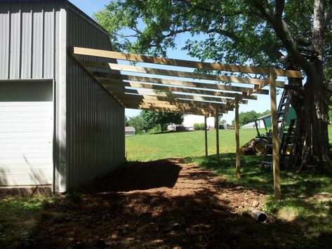 Lean To Carport, Carport Addition, Diy Pole Barn, Building A Carport, Attached Pergola, Lean To Roof, Ranch Ideas, Lean To Shed Plans, Lean To Shed