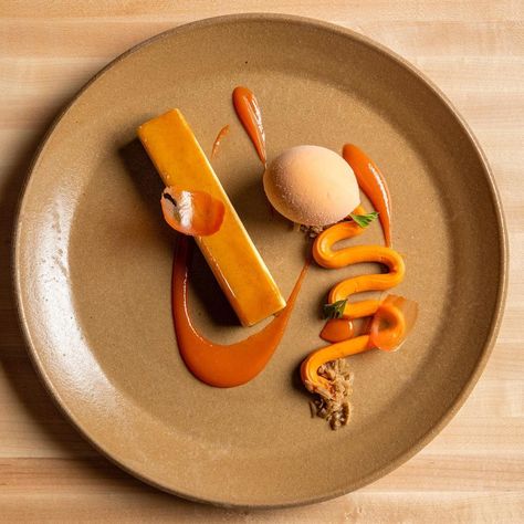 Flan Plated Dessert, Flan Plating, Creamy Flan, Carrot Sauce, Guajillo Chile, Gourmet Food Plating, Fine Dining Desserts, Plating Ideas, Plated Dessert