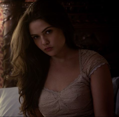 Davina Clare - The Originals Originals Davina, Danielle Campbell The Originals, The Originals Davina, Davina Claire, Fall Makeup Looks, Danielle Campbell, The Vampire Diaries, Vampire Diaries The Originals, Film Aesthetic