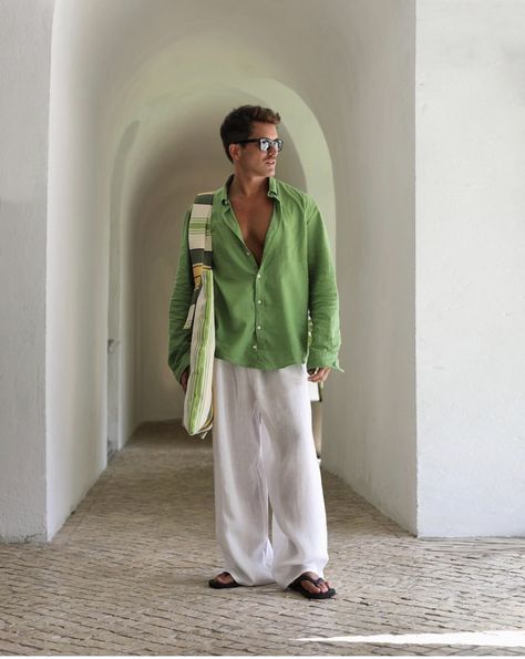 Island Men Outfit, Mens European Fashion Summer, Vacation Outfits Men, Beach Outfit Men, Outfits Sommer, Linen Pants Outfit, Mens Linen Pants, Island Outfit, Classy Outfits Men