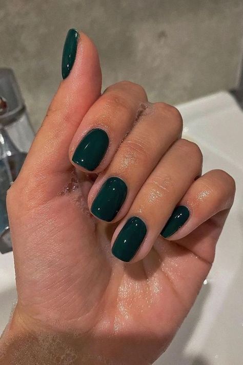 Emerald Nails, December Nails, Kutek Disney, November Nails, Nails Yellow, Squoval Nails, Short Gel Nails, October Nails, Nagel Tips