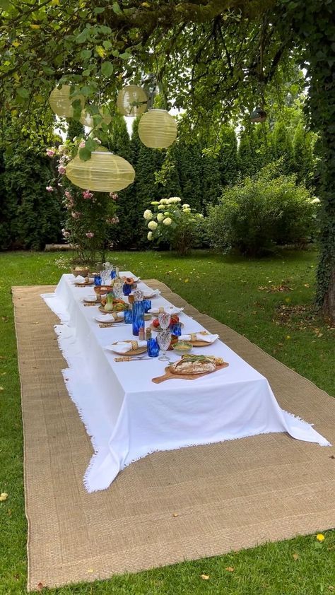 Party Outfit Birthday Decoration Ideas In Garden, Pallet Picnic Setup Ideas, Birthday Outside Ideas, Party Outside Ideas, Picnic Event Ideas, Birthday Picnic Ideas For Him, Backyard Table Setting Outdoor Parties, Outside Picnic Ideas, Birthday Picnic Ideas Decorations