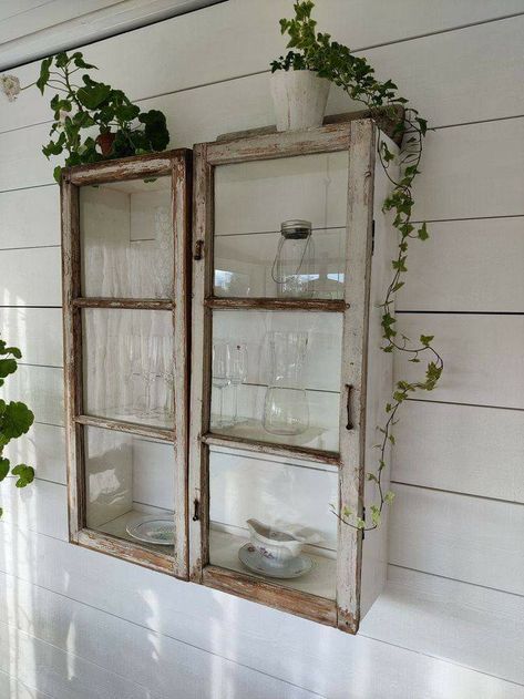 Old Window Projects, Repurposed Windows, Interior Boho, Window Projects, Old Windows, Furniture Renovation, Old Doors, Redo Furniture, Www Pinterest Com