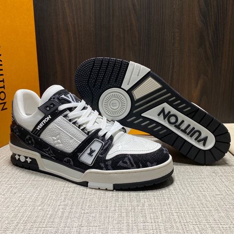 Designer Sneakers For Men, Nike Mens Shoes, Lv Trainer Sneaker, Designer Shoes Men, Louis Vuitton Shoes Sneakers, Louis Vuitton Sneakers, Sneaker Outfits, Fashion Shoes Heels, Kicks Shoes